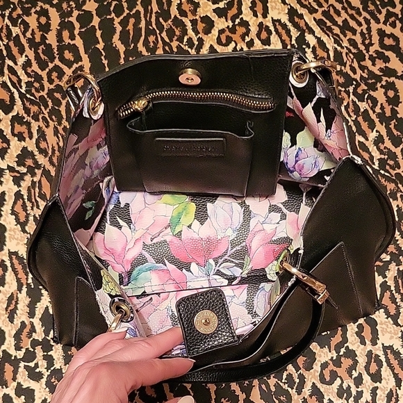 Steve Madden Black Vegan Leather Tote Bag with Floral Clutch/Cosmetic Pouch - Picture 4 of 16